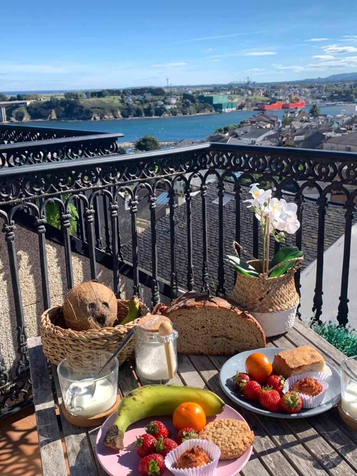 Moderno Piso Con La Mejor Terraza De Ribadeo Y Vistas Maravillosas エクステリア 写真